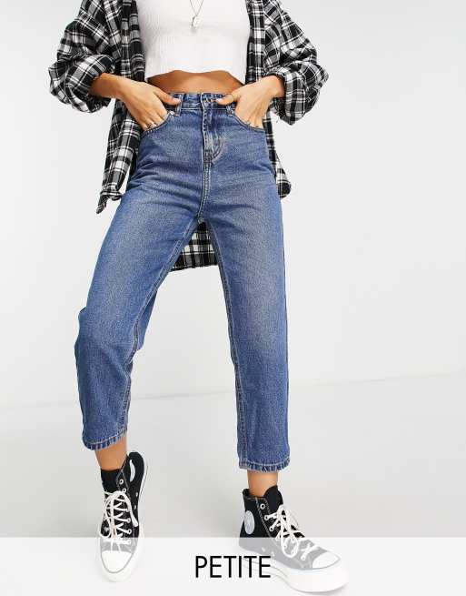 DTT Petite – Emma – Mom jeans z bardzo wysokim stanem w spranym niebieskim kolorze 