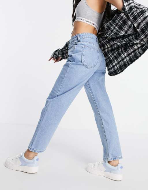 DTT Petite – Katy – Straight Jeans mit kurzem Schnitt und hohem Bund in verwaschenem Hellblau , 2 von 4