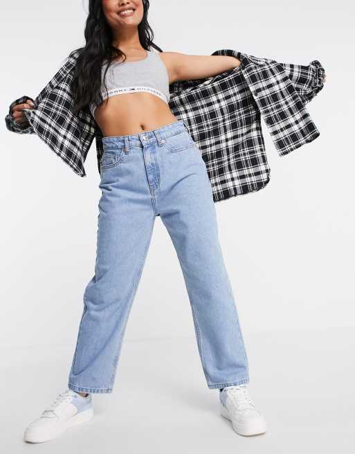 DTT Petite – Katy – Straight Jeans mit kurzem Schnitt und hohem Bund in verwaschenem Hellblau , 4 von 4