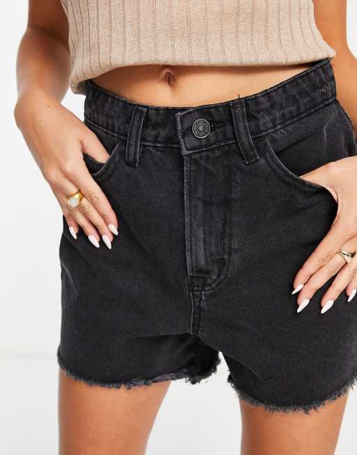 DTT Petite – Longline-Jeansshorts in verwaschenem Schwarz mit offenkantigem Saum , 2 von 4