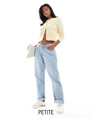 DTT Petite - Veron - Locker geschnittene Mom-Jeans in verwaschenem Hellblau