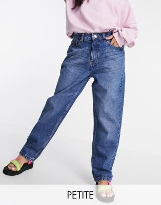 DTT Petite – Veron – Locker geschnittene Mom-Jeans in verwaschenem Mittelblau 