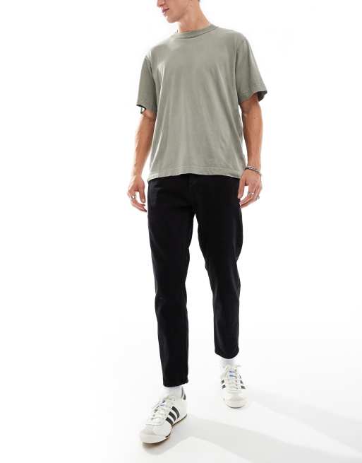 DTT - Stive cropped jeans med tapered pasform i sort vask