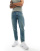 Thumbnail 1 van 5