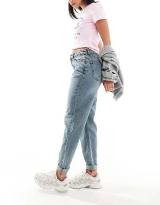 Don't Think Twice Dtt Veron Relaxed Fit Mom Jeans In Blue