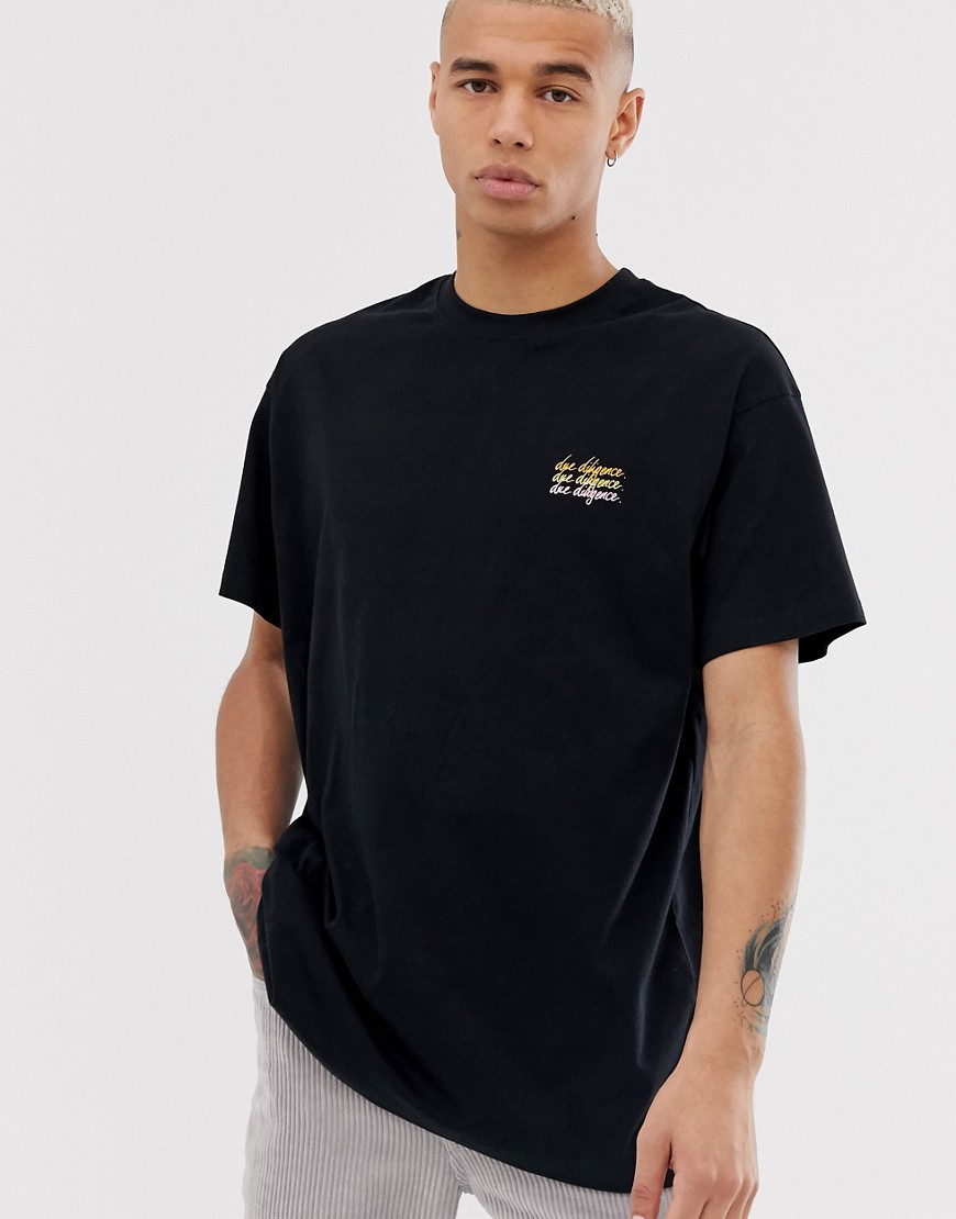 Due Diligence - T-shirt nera con logo sul petto-Nero
