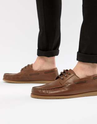 dune boat shoes in tan leather