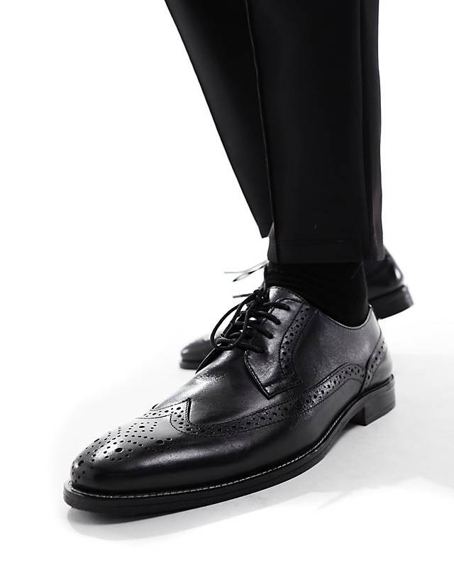 Dune - classic leather brogues in black