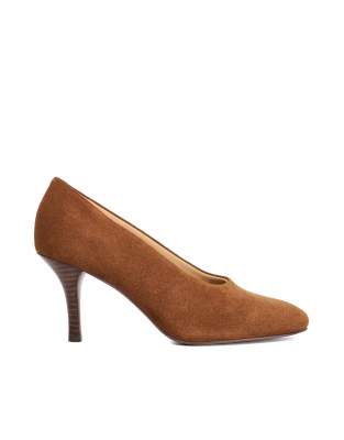  Abundant court shoes in chestnut