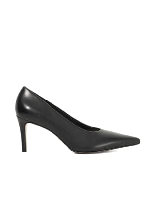 Aspiring court shoes 