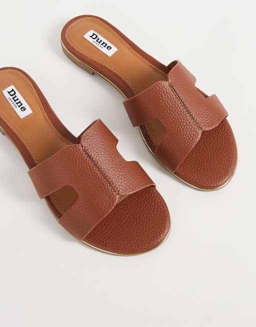 Dune – London Loopy – Ljusbruna platta sandaler i slip on-modell