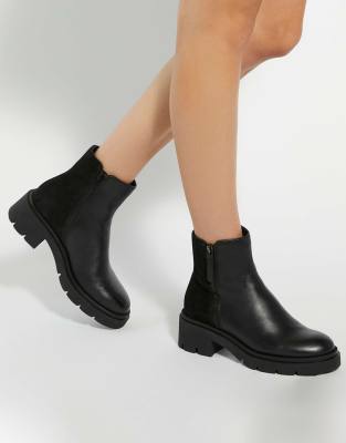  Paving ankle boots 