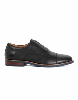  Stanlakes lace up shoes 