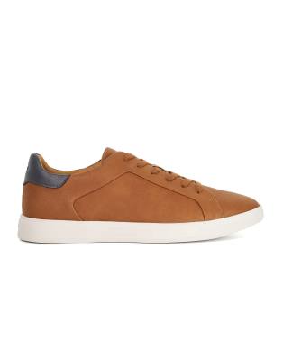  Traces trainers in tan