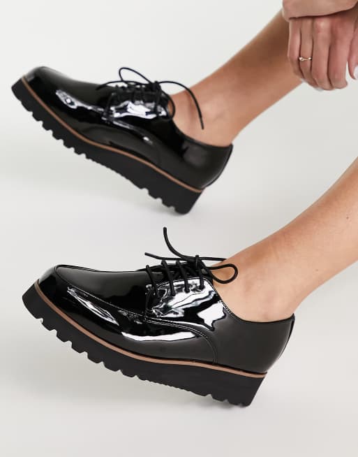 Dune London - Veterschoenen met plateauzool in zwart lakleer 