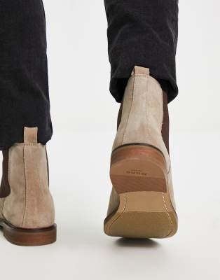 common projects chelsea boots taupe