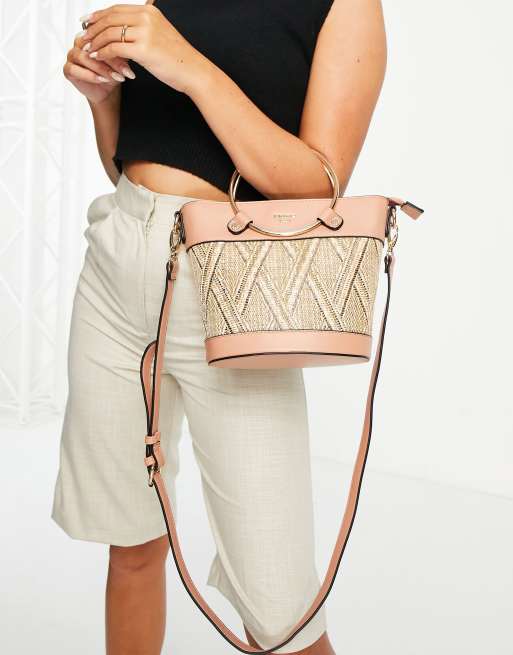 Dune top handle raffia bucket bag in tan