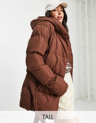 фото Дутая куртка средней длины с капюшоном и поясом шоколадного цвета threadbare tall stanley-черный