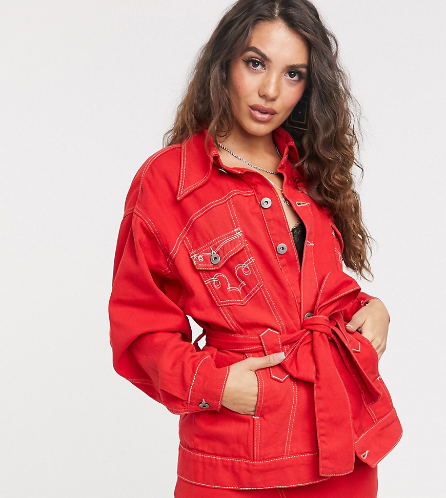 фото Джинсовая куртка в стиле вестерн с поясом из комплекта liquor n poker-красный