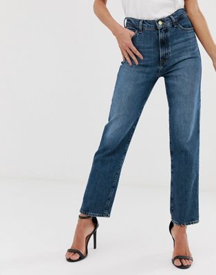 Прямые джинсы с завышенной талией