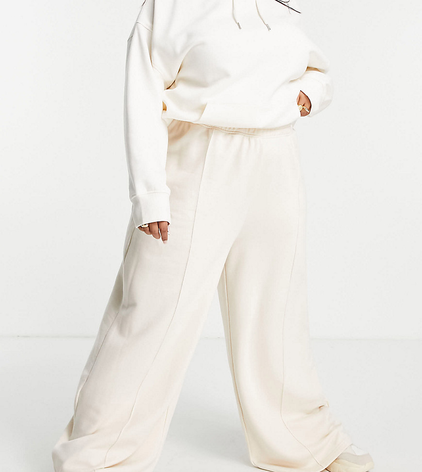 фото Джоггеры цвета экрю с широкими штанинами и завышенной талией public desire curve-белый