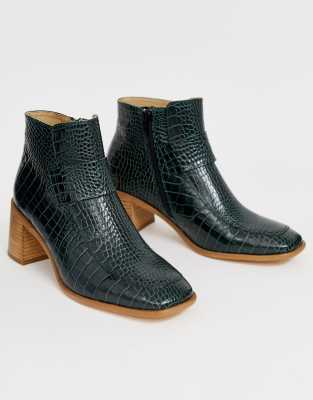 green croc boots