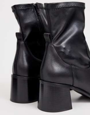 bottine chaussette cuir
