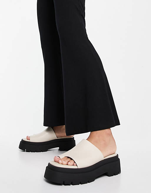 E8 by Miista chunky toe loop slides in white
