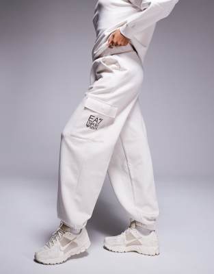EA7 CARGO SWEATPANTS 