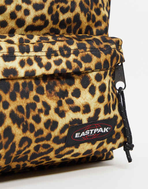 poeder Gouverneur Praten Eastpak Orbit Leopard print mini backpack in brown | ASOS