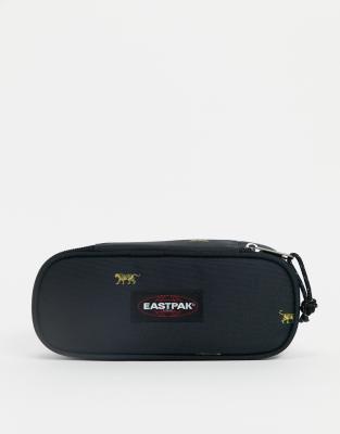 Levering Melodieus voorspelling Eastpak oval single storage pouch in black | ASOS