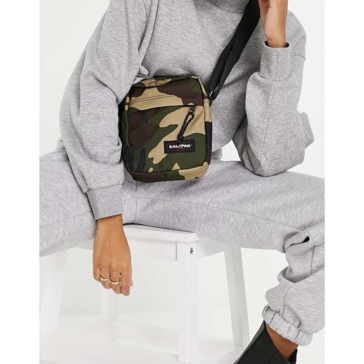 Eastpak The One Umhangeasche mit Military Muster ASOS