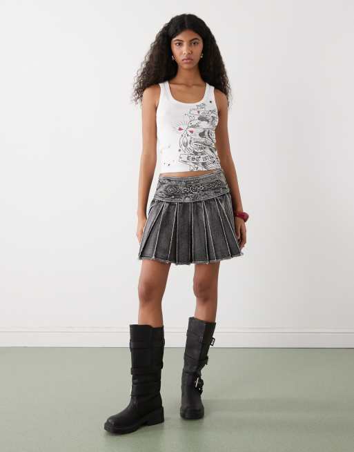 Ed Hardy contrast stitch pleated rose mini skirt in black, 2 of 5