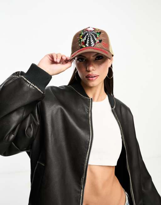 Ed Hardy – Czekoladowa czapka z daszkiem typu trucker i wyhaftowanym orłem