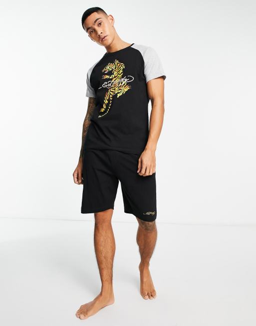 Ed Hardy - Slaapset van T-shirt met grafische print en short van jersey in grijs, zwart en goud