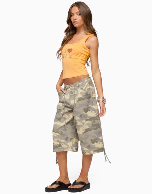 Edikted camo cargo bermuda shorts in grey, 4 of 5