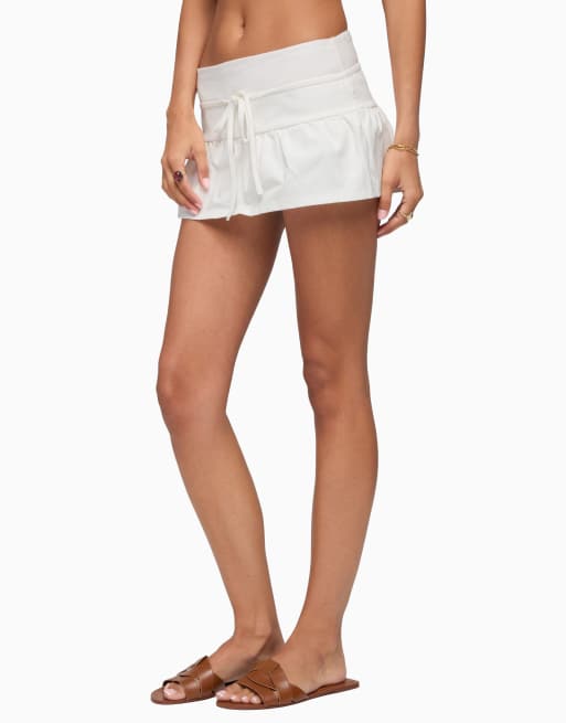 Edikted Edikted yelena peplum mini skort in cream, 3 of 5