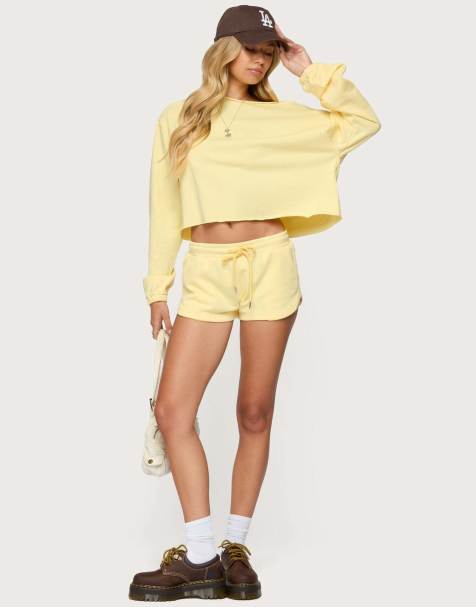 Edikted Kordelia shorts in yellow