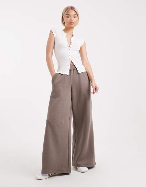 Edikted Kori oversized sweatpants in brown - view 1