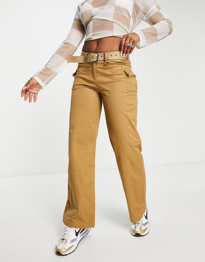 Edikted low rise straight leg cargo trousers with eyelet belt-Neutral