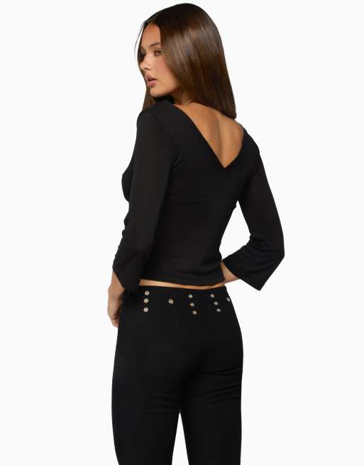 Edikted Mar v neck three-quarter sleeve top in black, 2 of 5