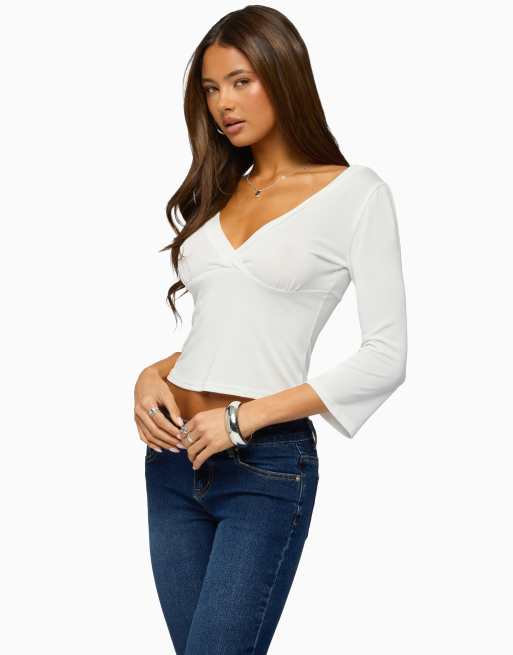 Edikted mar v neck three-quarter sleeve top in cream, 3 of 5