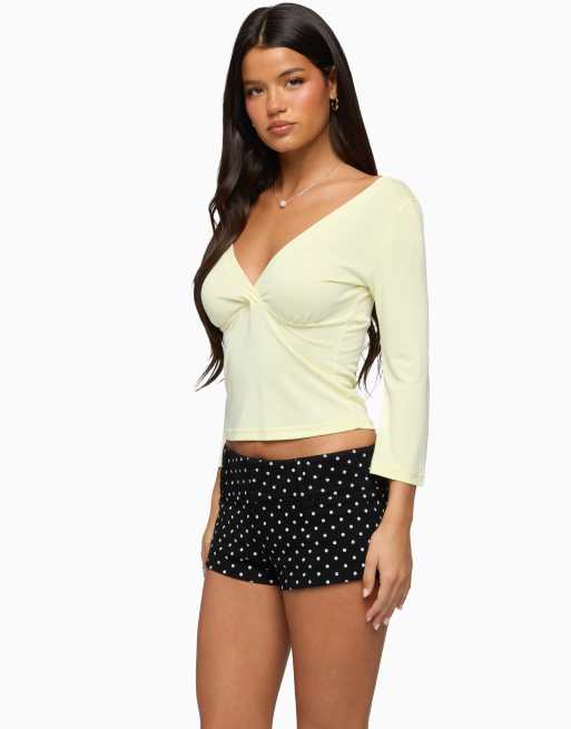 Edikted Mar v neck three-quarter sleeve top in yellow, 3 of 5