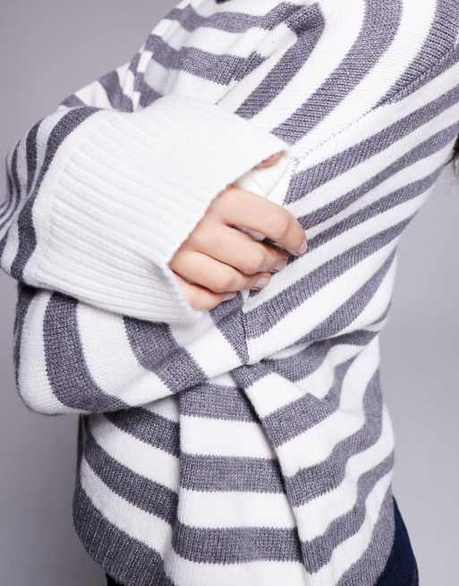 Edikted Saphi striped oversized sweater in grey, 3 of 4