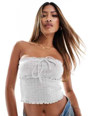 Edikted - Savannah - Stropløs croptop i pointelle-stof - view 1