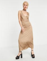 Lola May - Vestito al polpaccio in raso color champagne con spalline  sottili con perline