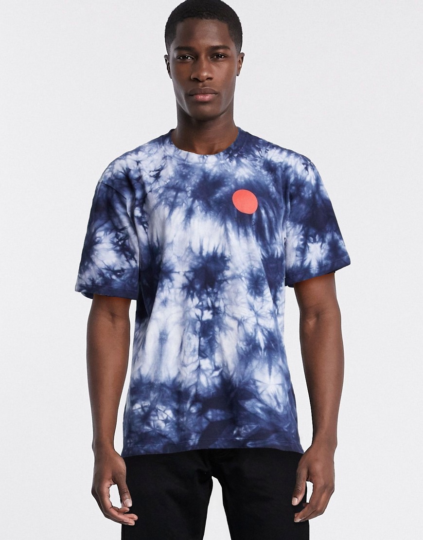 Edwin – Marinblå batikmönstrad t-shirt med japansk sol