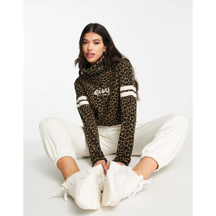 Eivy Peg cropped fleece in leopard print