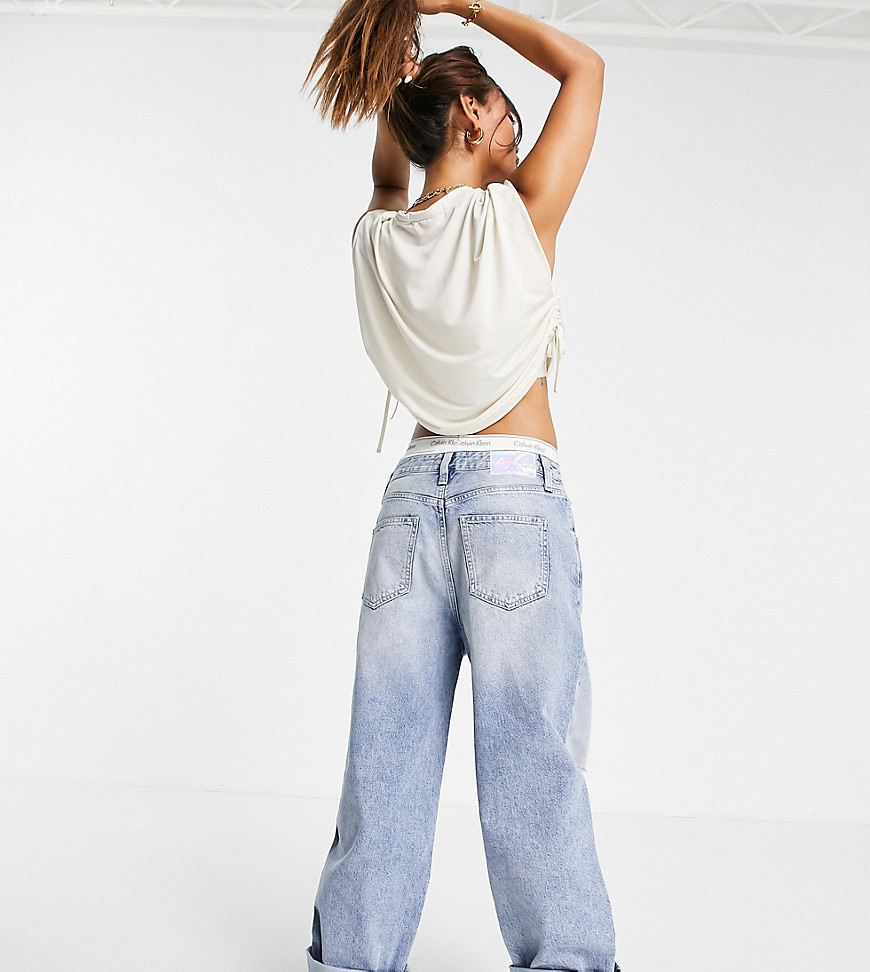 Эксклюзивные свободные выбеленные джинсы с отворотами по низу штанин Calvin Klein Jeans Exclusive-Голубой