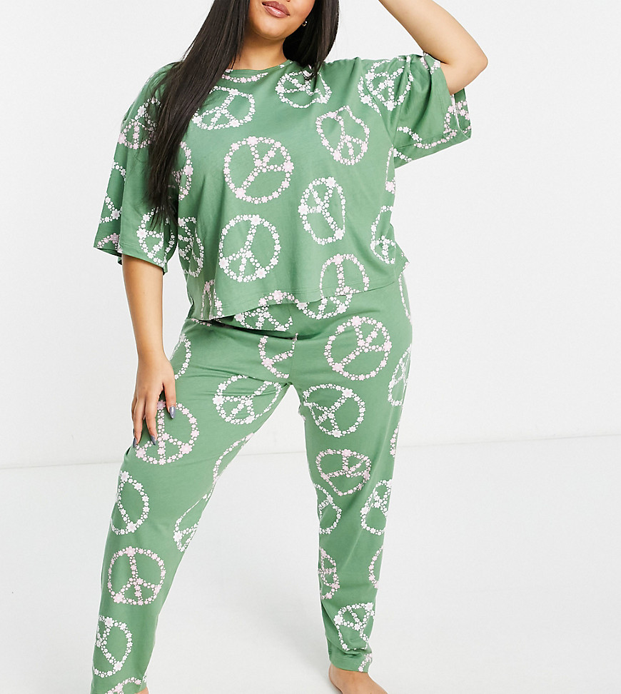Эксклюзивный зеленый пижамный комплект с цветочным пацификом из укороченной футболки и джоггеров Curve-Зеленый цвет ASOS DESIGN 109264968
